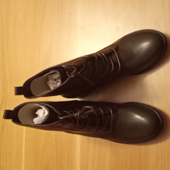 Catherine Malandrino "Booney" (Brown) Vegan Leather Lace Up Boots Size 8.5 (NWT) - Picture 2 of 8